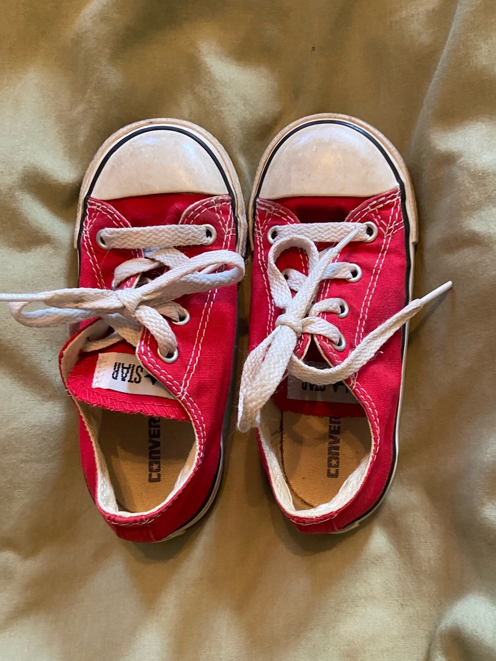 9T Converse All Star Kids Red Low Top Canvas Sneakers